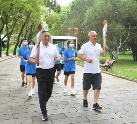 国民健康増進の日、聖火リレーのトーチを展示 北京市